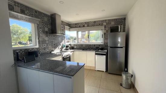 Casa en Venta, dentro del Barrio Cerrado Pilar del Este - San Ramiro
