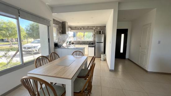 Casa en Venta, dentro del Barrio Cerrado Pilar del Este - San Ramiro