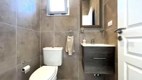 Casa en Venta, dentro del Barrio Cerrado Pilar del Este - San Ramiro