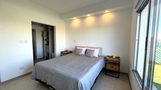 Casa en Venta, dentro del Barrio Cerrado Pilar del Este - San Ramiro