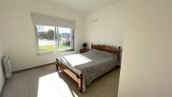 Casa en Venta, dentro del Barrio Cerrado Pilar del Este - San Ramiro