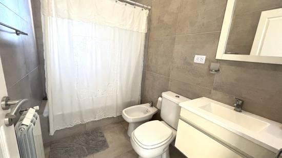 Casa en Venta, dentro del Barrio Cerrado Pilar del Este - San Ramiro