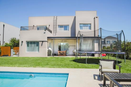 Hermosa Casa dentro de Puertos del Lago - Vistas