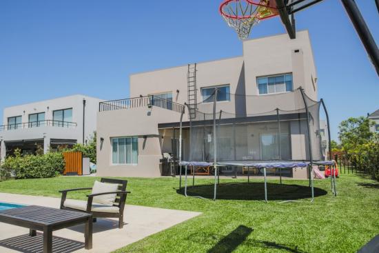 Hermosa Casa dentro de Puertos del Lago - Vistas