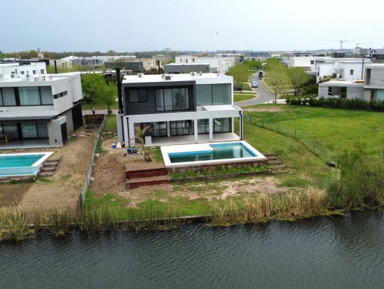 Casa a Estrenar - Puertos del Lago, Acacias