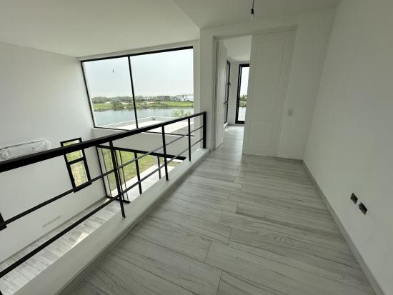 Casa a Estrenar - Puertos del Lago, Acacias