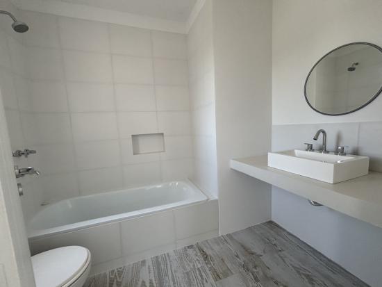 Venta Casa Moderna - Puertos del Lago, Araucarias