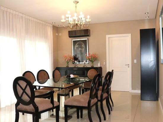 Casa estilo Francés en La Lomada