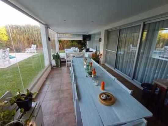Hermosa casa en venta en el barrio La Montura