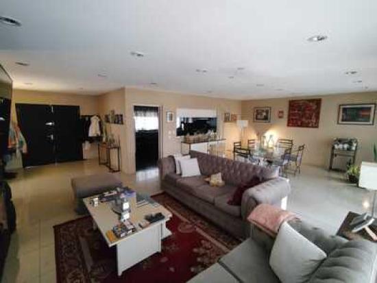 Hermosa casa en venta en el barrio La Montura