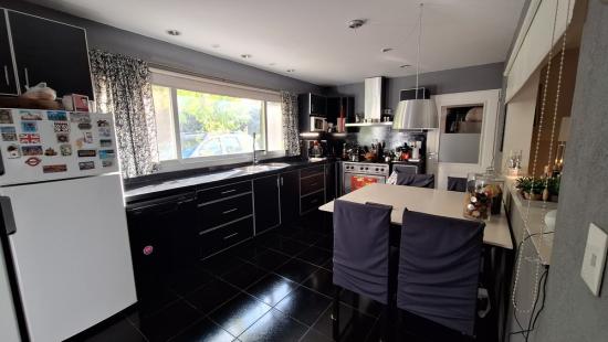 Hermosa casa en venta en el barrio La Montura