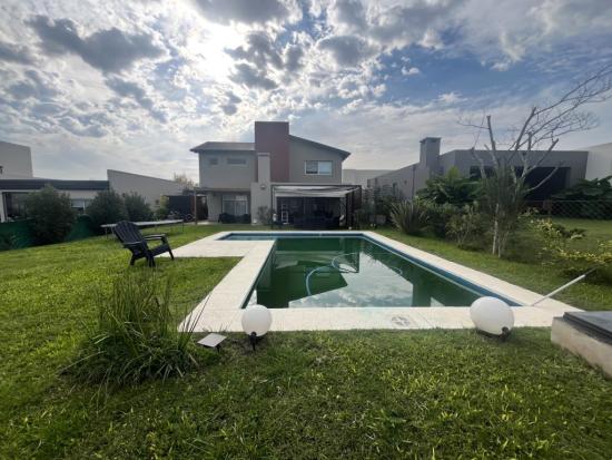 Casa en Venta Pilar del Este - Santa Elena