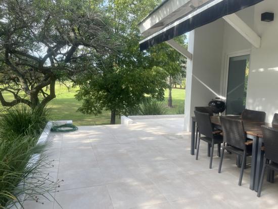 Casa en Venta dentro de Highland Park C.C.