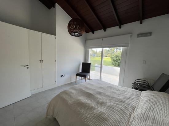 Casa en Venta dentro de Highland Park C.C.