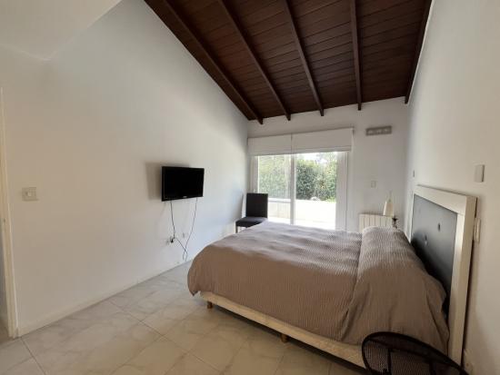 Casa en Venta dentro de Highland Park C.C.