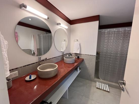 Casa en Venta dentro de Highland Park C.C.