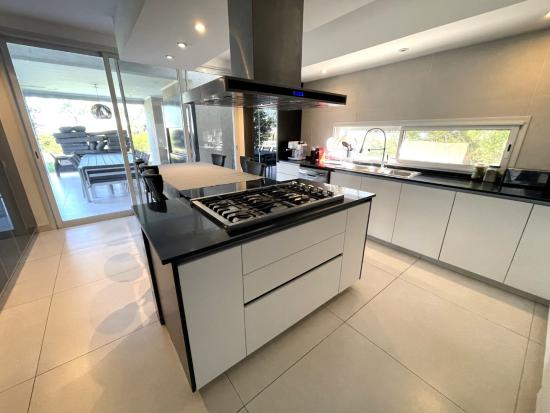 Impecable Casa al Golf en Haras - El Trébol