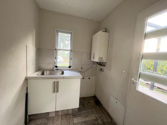 Venta de Casa, dentro de Pilar del Este - San Eduardo