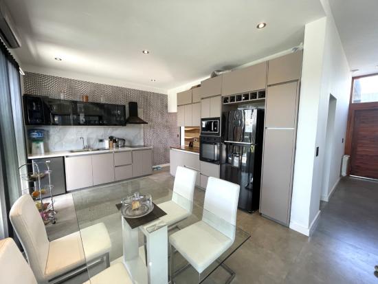 Moderna Casa - Puertos del Lago, Ceibos