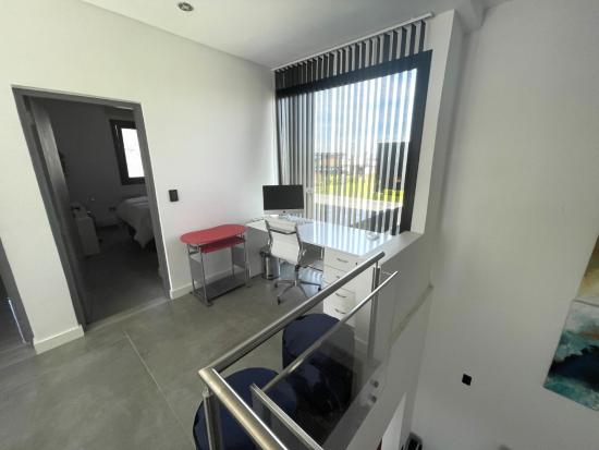 Moderna Casa - Puertos del Lago, Ceibos