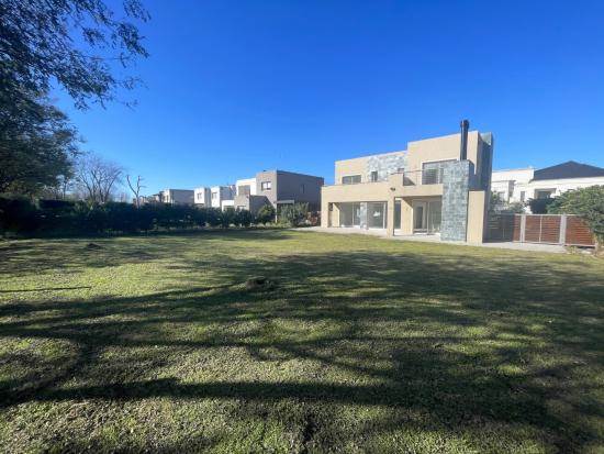 Impecable Casa en San Matías