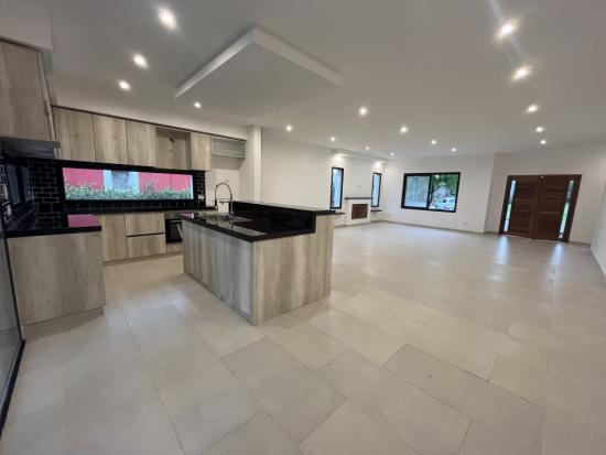 Venta de Casa en Pilar del Este - Santa Elena
