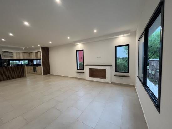 Venta de Casa en Pilar del Este - Santa Elena