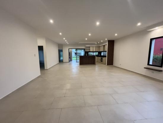 Venta de Casa en Pilar del Este - Santa Elena