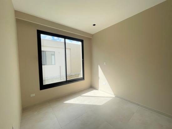 Casa dentro del Barrio El Aljibe, Manzanares