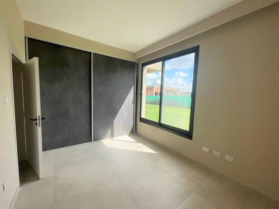 Casa dentro del Barrio El Aljibe, Manzanares