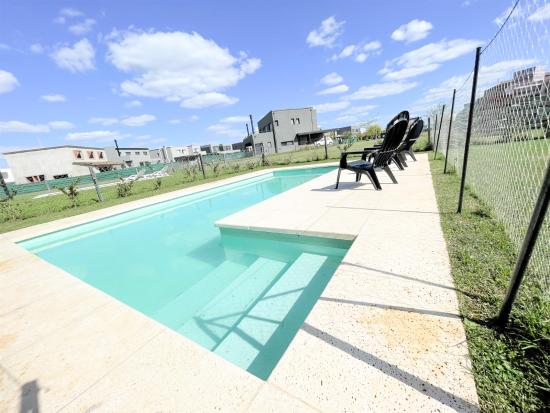 Espectacular Casa dentro de Puertos del Lago - Acacias