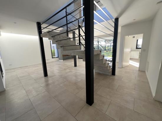 Hermosa casa en alquiler en el barrio Las Tipas