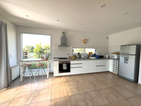 Casa en Venta, dentro del Barrio Pilar del Este - San Alfonso.