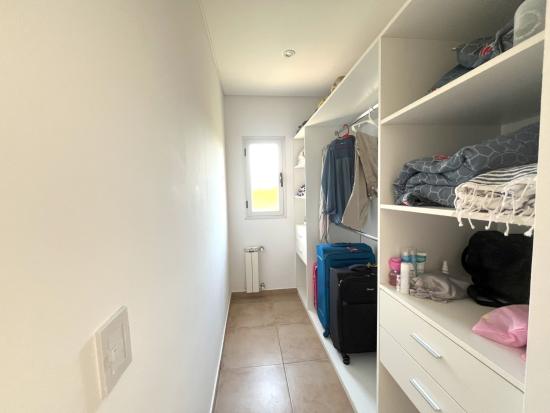 Casa en Venta, dentro del Barrio Pilar del Este - San Alfonso.