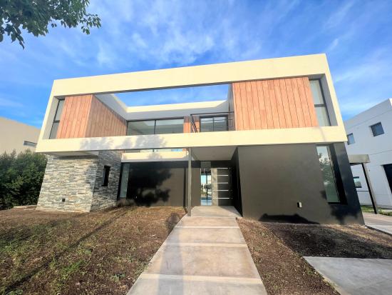  Casa En Venta - Puertos del Lago, Ceibos