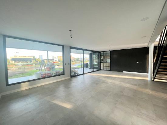  Casa En Venta - Puertos del Lago, Ceibos