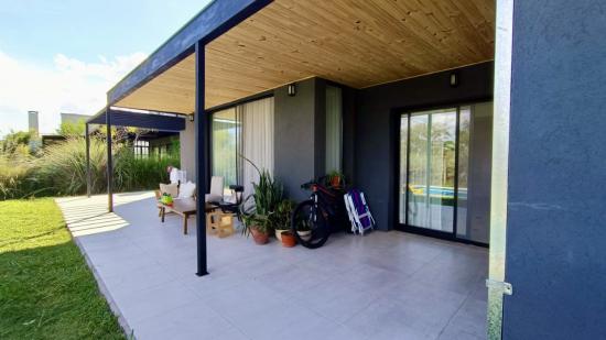 Linda Casa en Venta - Puertos del Lago, Vistas