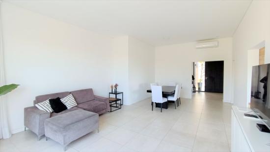 Linda Casa en Venta - Puertos del Lago, Vistas