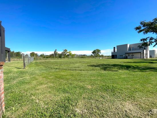 Venta Lote - Barrio Puertos del Lago - Acacias.