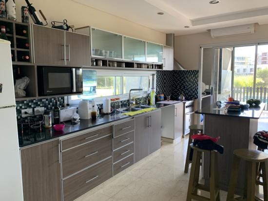 Casa con Pileta dentro de Puertos del Lago - Araucarias