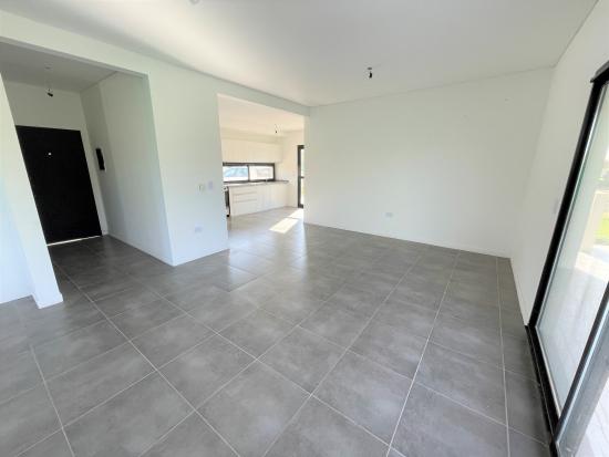 Casa a Estrenar en Puertos del Lago - Acacias