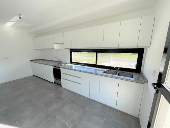 Casa a Estrenar en Puertos del Lago - Acacias