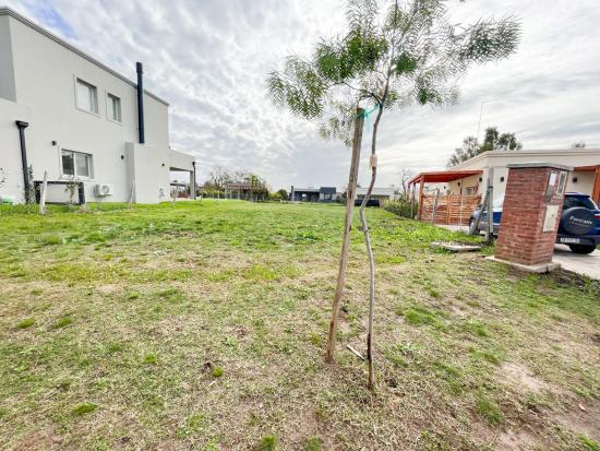 Lote en Venta, dentro del Barrio Cerrado Pilar del Este - Santa Elena