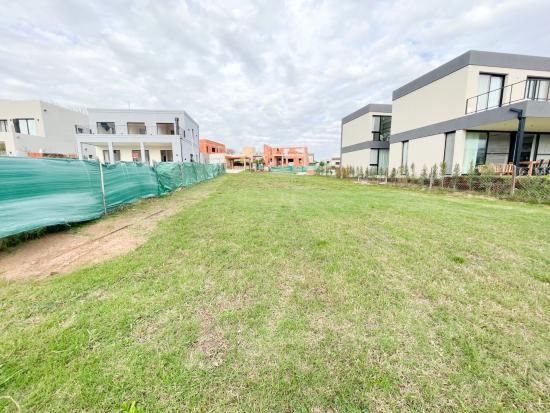 Lote en Venta dentro del Barrio Cerrado Pilar del Este - Santa Elena.   