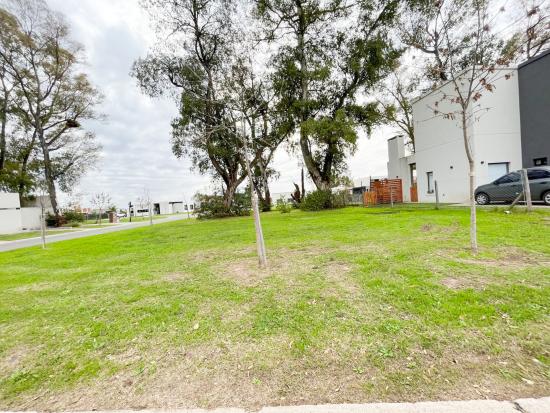 Lote en Venta, dentro del Barrio Cerrado Pilar del Este - Santa Elena