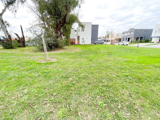 Lote en Venta, dentro del Barrio Cerrado Pilar del Este - Santa Elena
