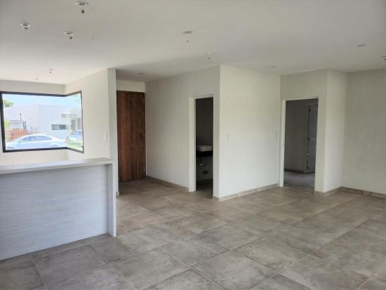 Casa en Venta, dentro del Barrio cerrado Pilar del Este - Santa Elena.