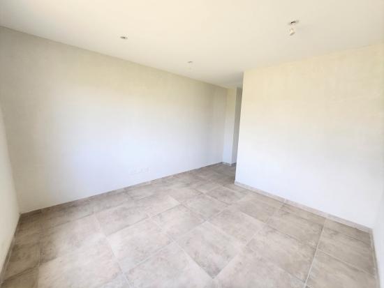 Casa en Venta, dentro del Barrio cerrado Pilar del Este - Santa Elena.