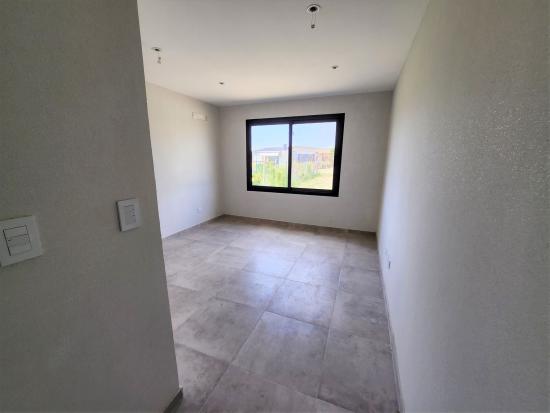 Casa en Venta, dentro del Barrio cerrado Pilar del Este - Santa Elena.