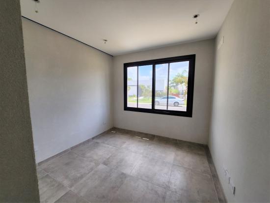 Casa en Venta, dentro del Barrio cerrado Pilar del Este - Santa Elena.